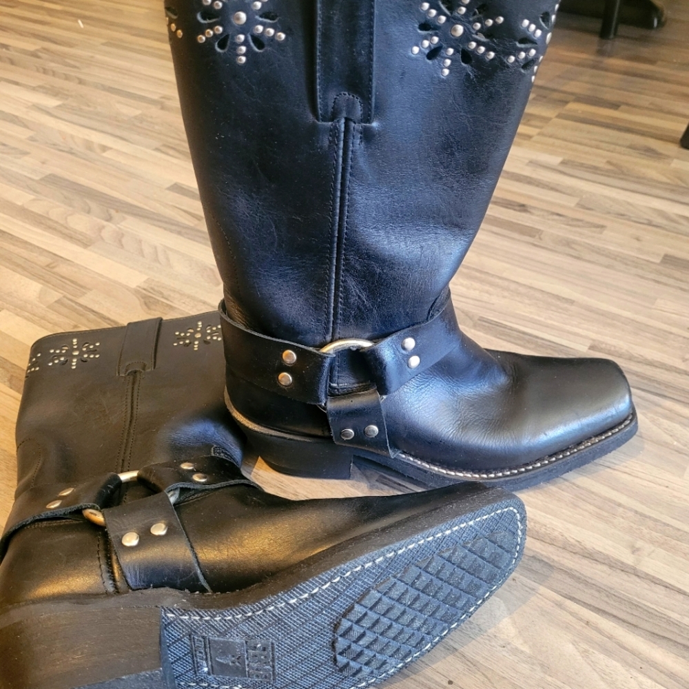 Frye Harness Boots - Like New - Women’s size 8